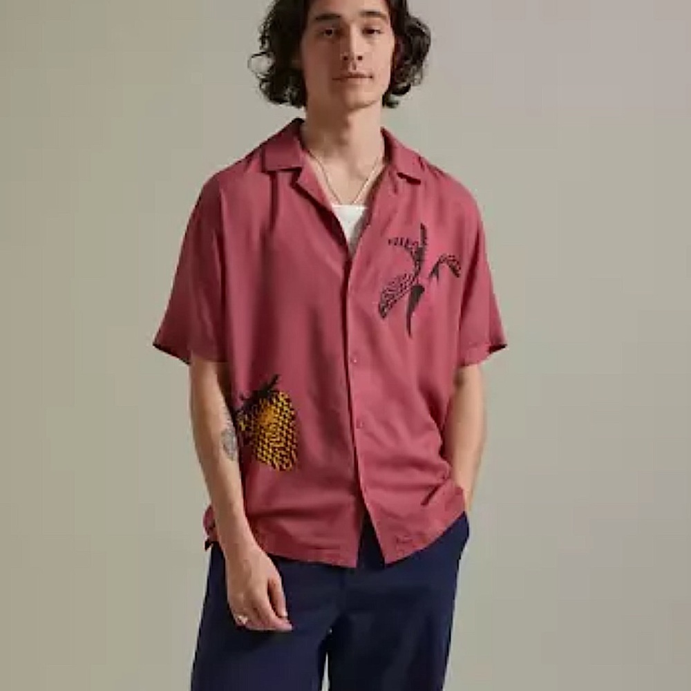 Urban Outfitters
Button Down Pop Art Men's Shirt XL
